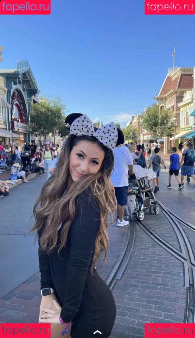 Zoe Ferguson Onlyfans Photo Gallery 