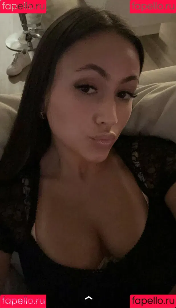 Zoe Ferguson Onlyfans Photo Gallery 