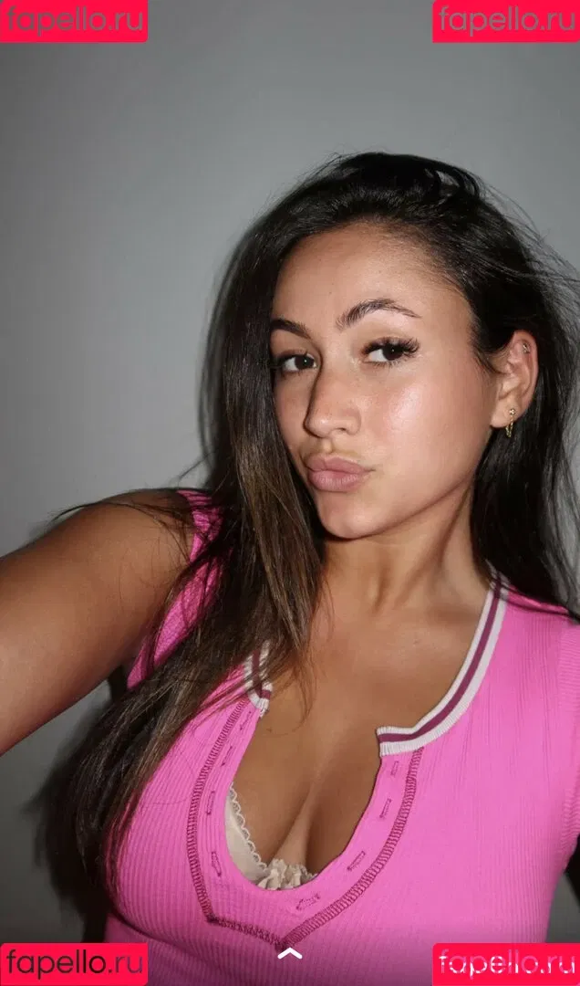 Zoe Ferguson Onlyfans Photo Gallery 