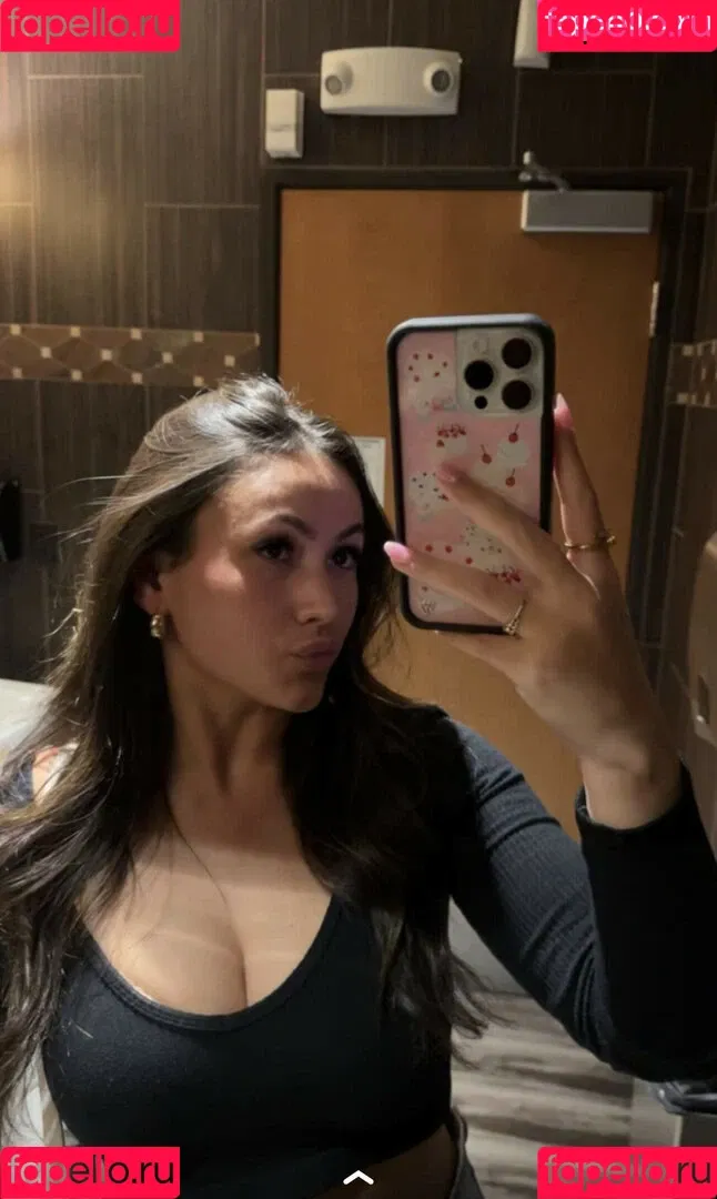 Zoe Ferguson Onlyfans Photo Gallery 