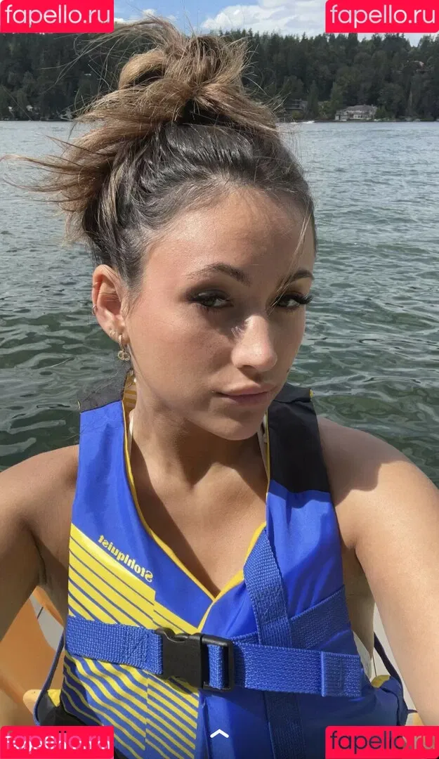 Zoe Ferguson Onlyfans Photo Gallery 