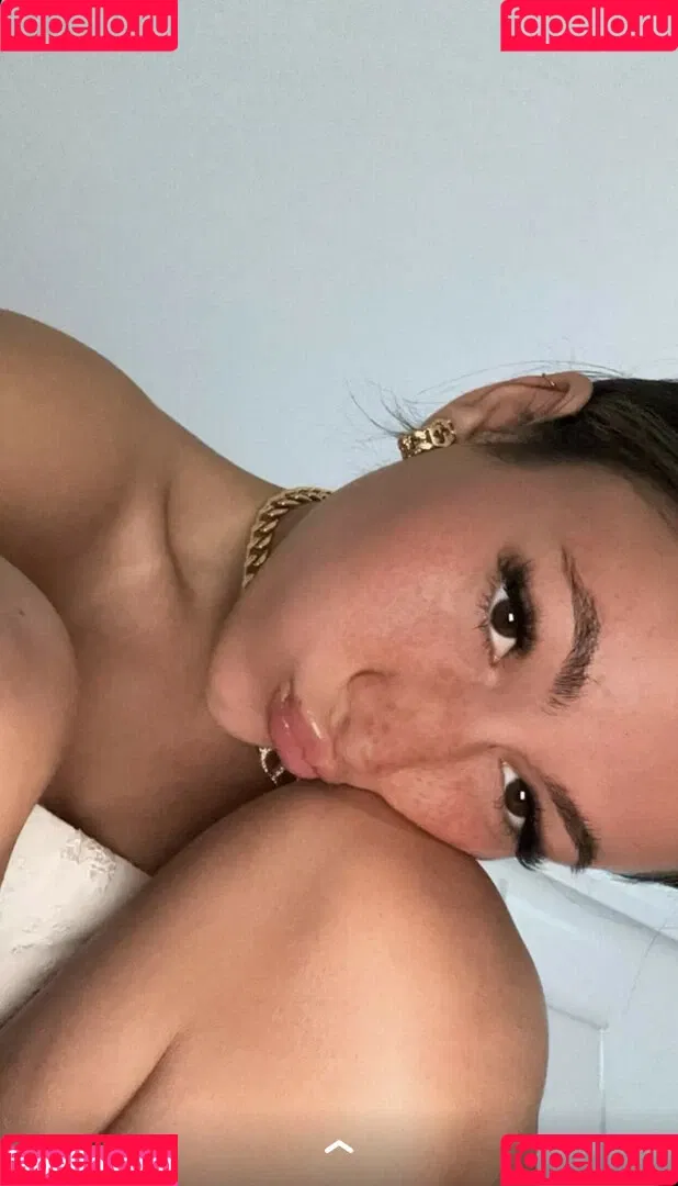 Zoe Ferguson Onlyfans Photo Gallery 