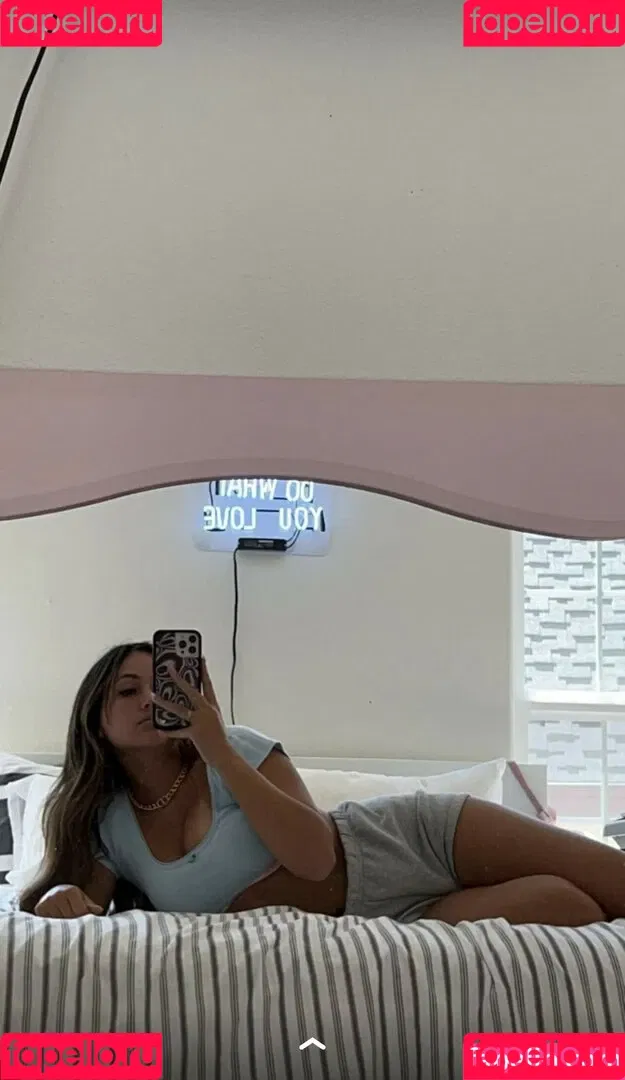 Zoe Ferguson Onlyfans Photo Gallery 