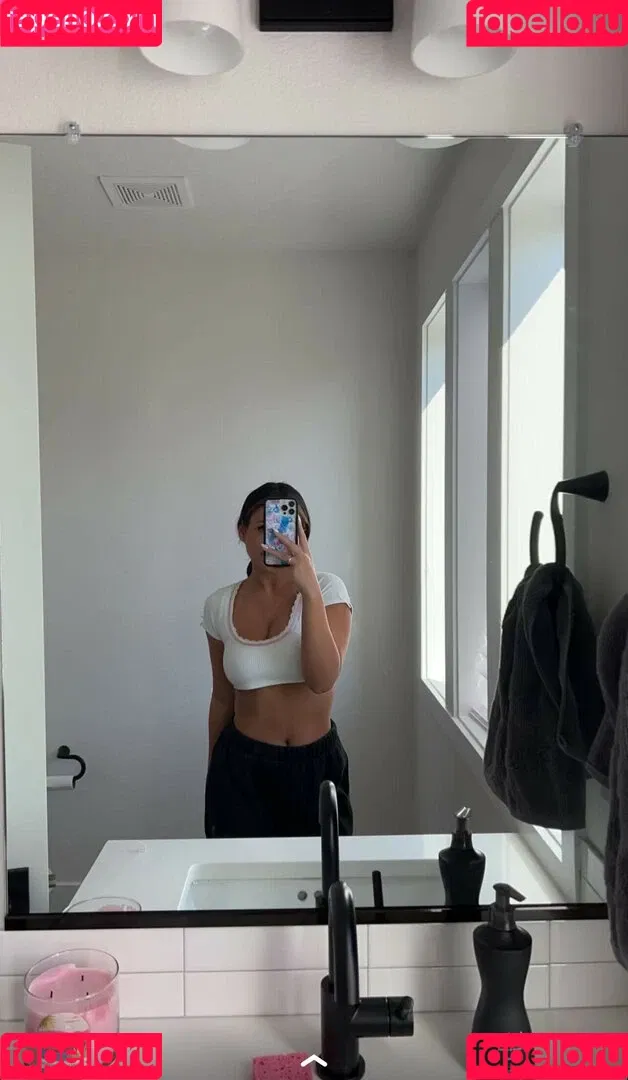 Zoe Ferguson Onlyfans Photo Gallery 