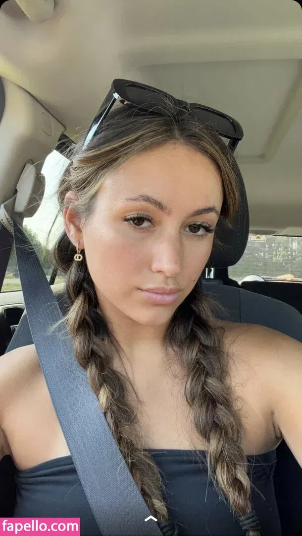 Zoe Ferguson Onlyfans Photo Gallery 