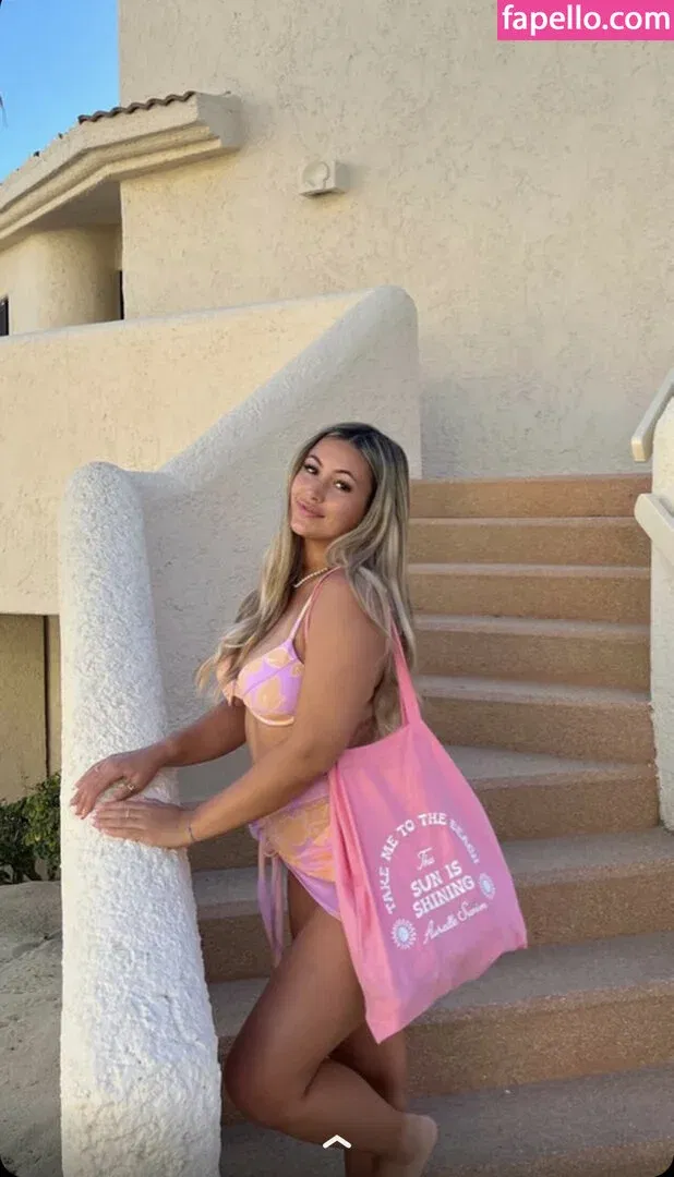 Zoe Ferguson Onlyfans Photo Gallery 