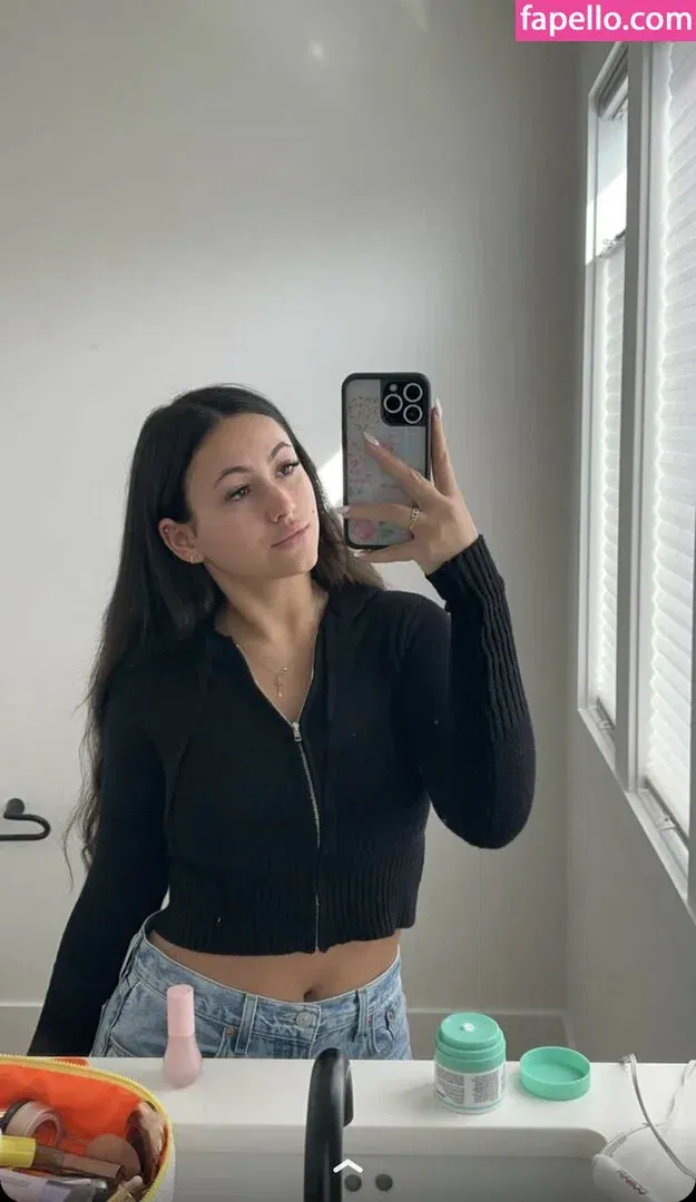 Zoe Ferguson Onlyfans Photo Gallery 