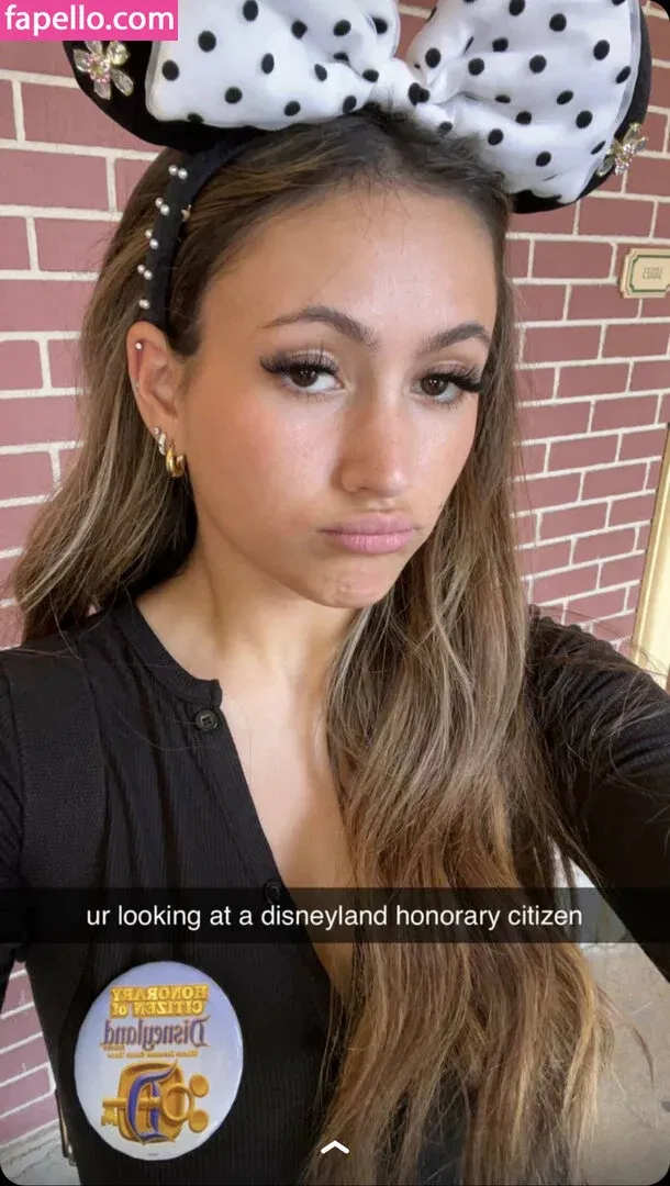 Zoe Ferguson Onlyfans Photo Gallery 