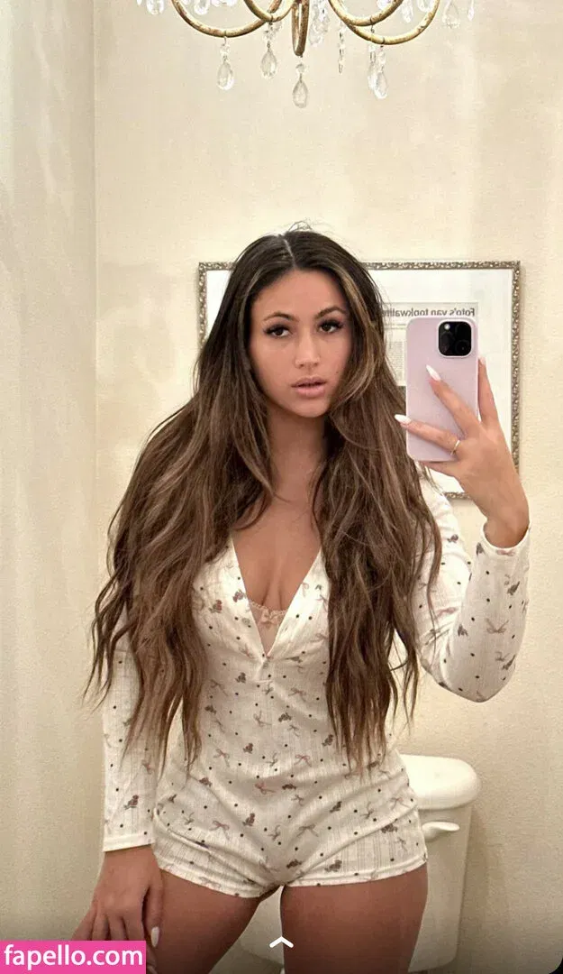 Zoe Ferguson Onlyfans Photo Gallery 