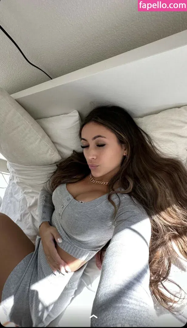 Zoe Ferguson Onlyfans Photo Gallery 