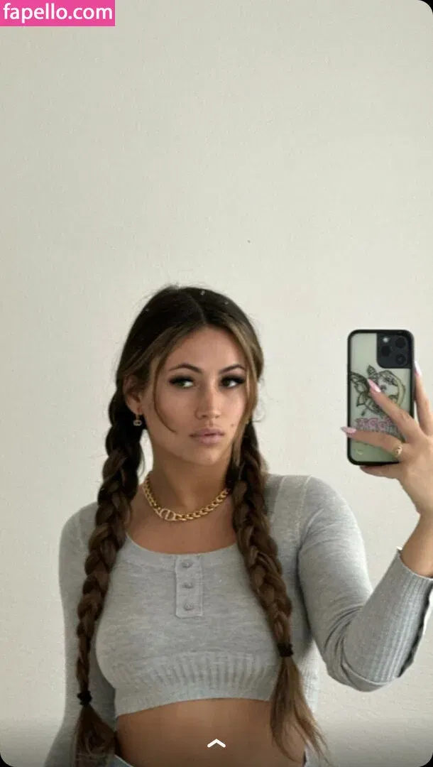 Zoe Ferguson Onlyfans Photo Gallery 