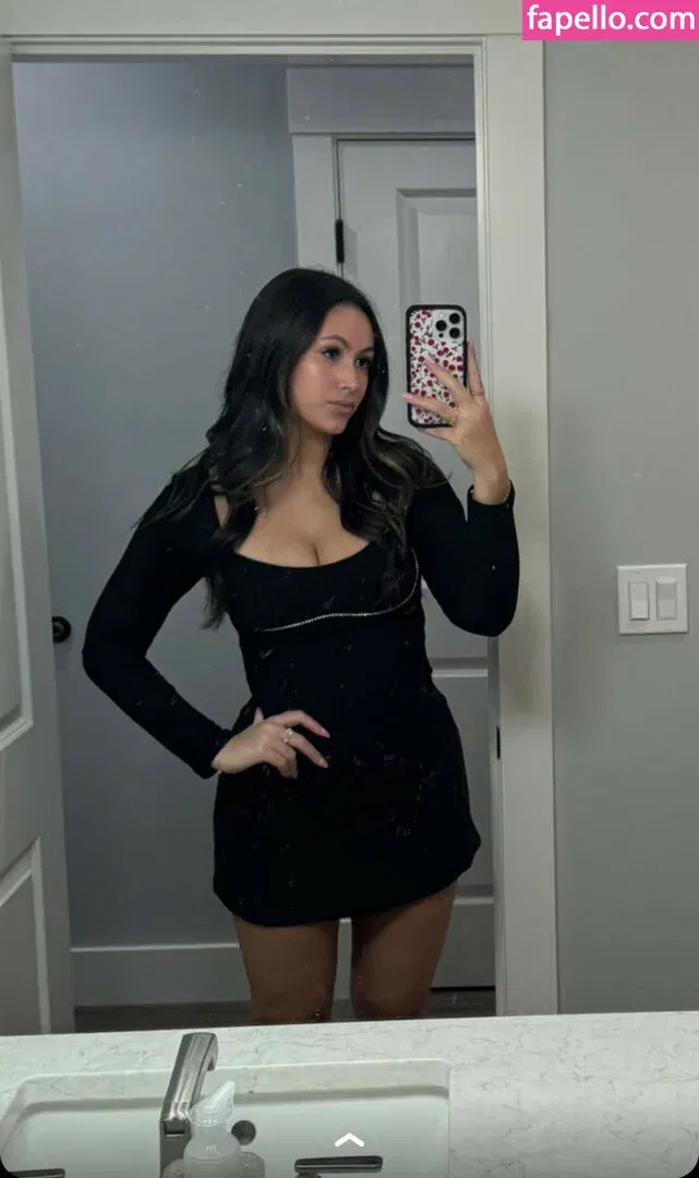 Zoe Ferguson Onlyfans Photo Gallery 