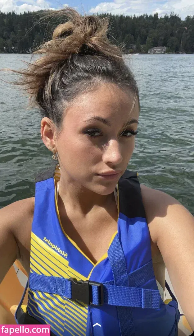 Zoe Ferguson Onlyfans Photo Gallery 