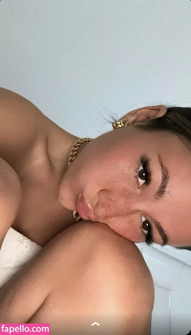 Zoe Ferguson Onlyfans Photo Gallery 