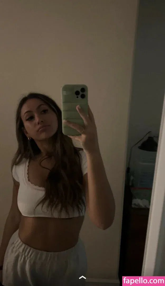 Zoe Ferguson Onlyfans Photo Gallery 