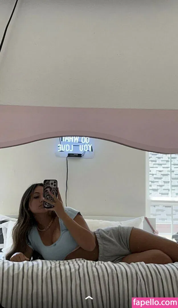 Zoe Ferguson Onlyfans Photo Gallery 