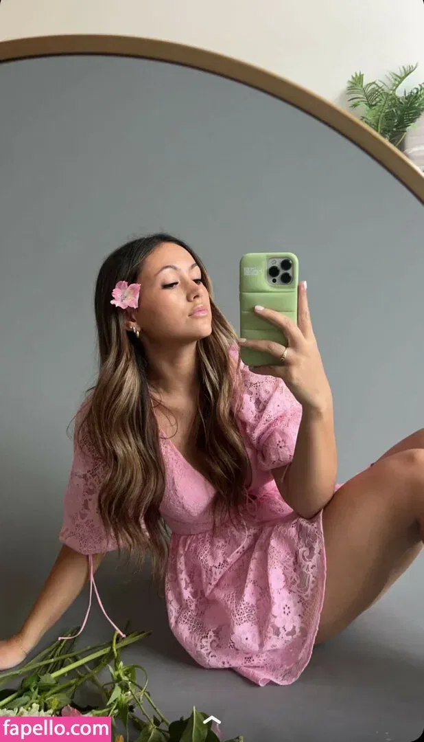 Zoe Ferguson Onlyfans Photo Gallery 