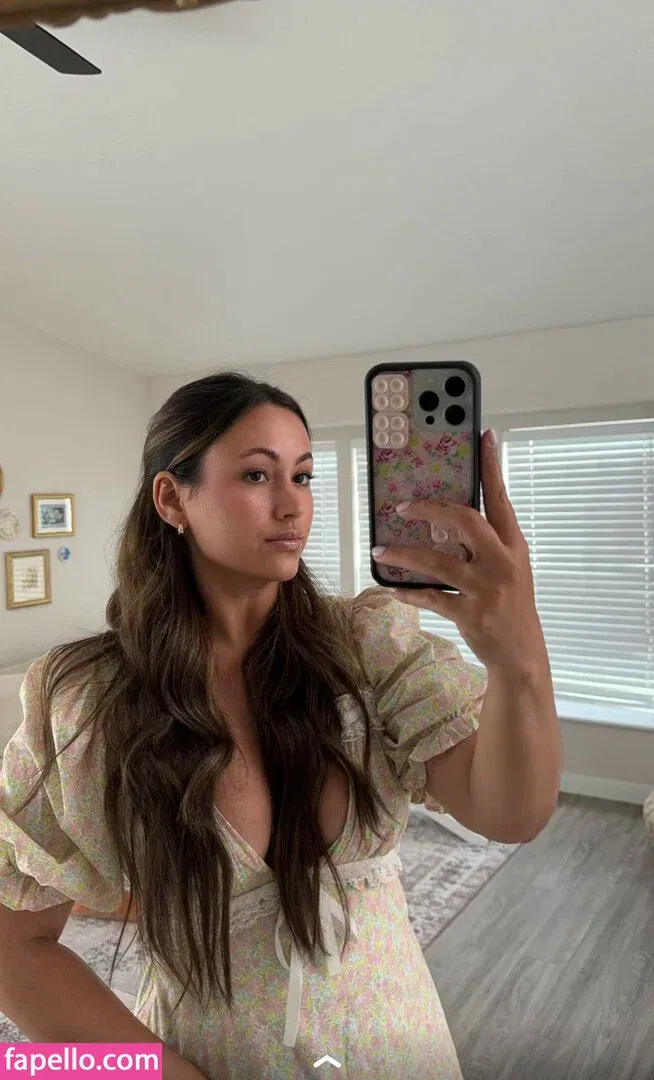 Zoe Ferguson Onlyfans Photo Gallery 