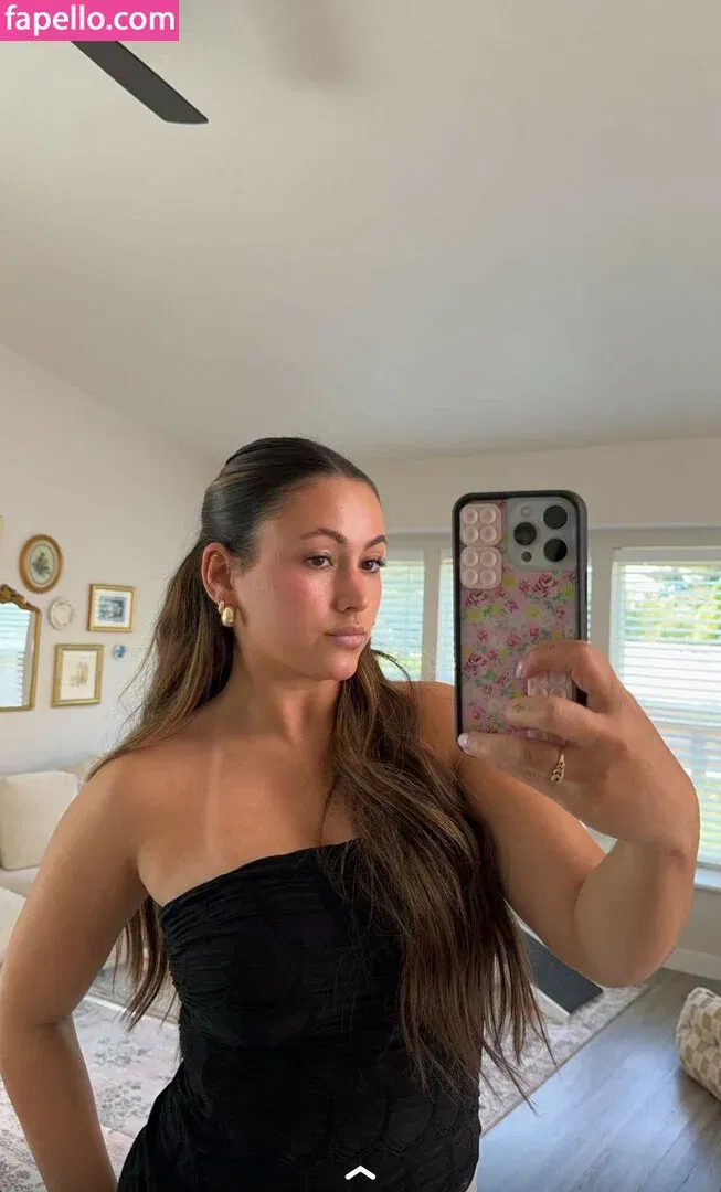 Zoe Ferguson Onlyfans Photo Gallery 