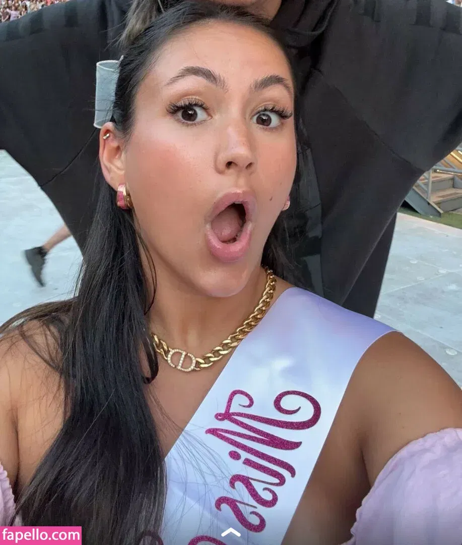 Zoe Ferguson Onlyfans Photo Gallery 