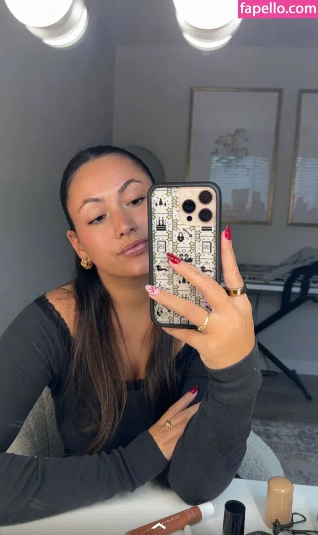 Zoe Ferguson Onlyfans Photo Gallery 