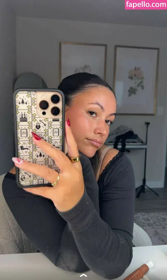 Zoe Ferguson Onlyfans Photo Gallery 