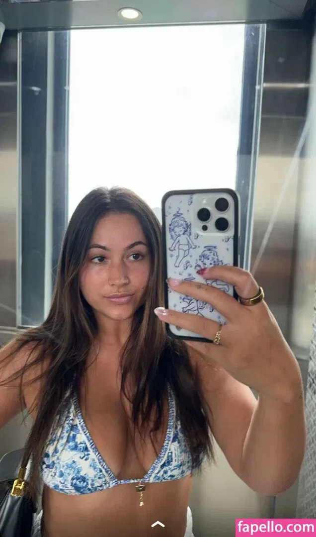 Zoe Ferguson Onlyfans Photo Gallery 