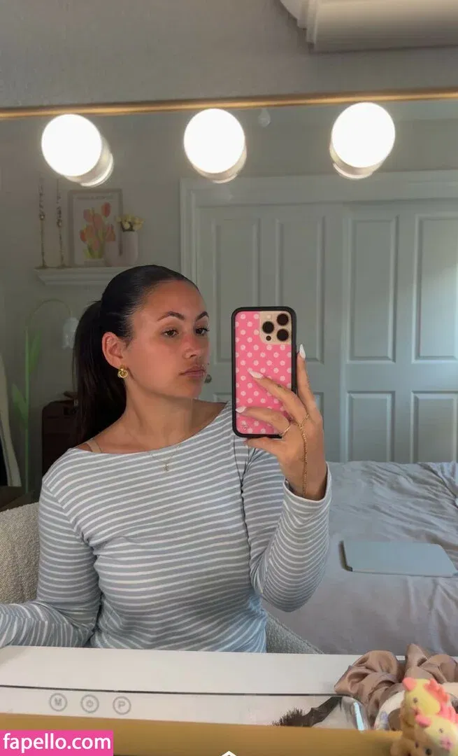 Zoe Ferguson Onlyfans Photo Gallery 