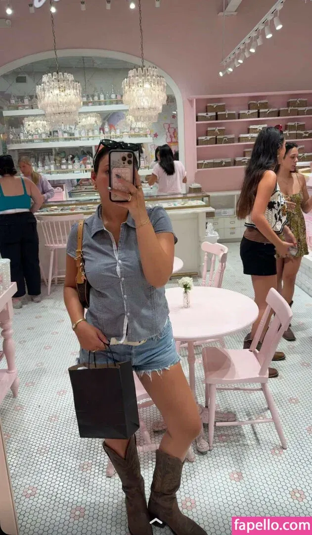 Zoe Ferguson Onlyfans Photo Gallery 