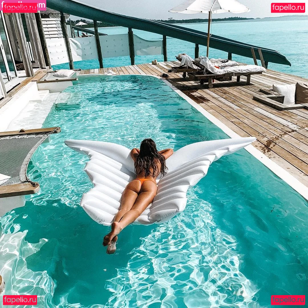 Paulina Gretzky Onlyfans Photo Gallery 