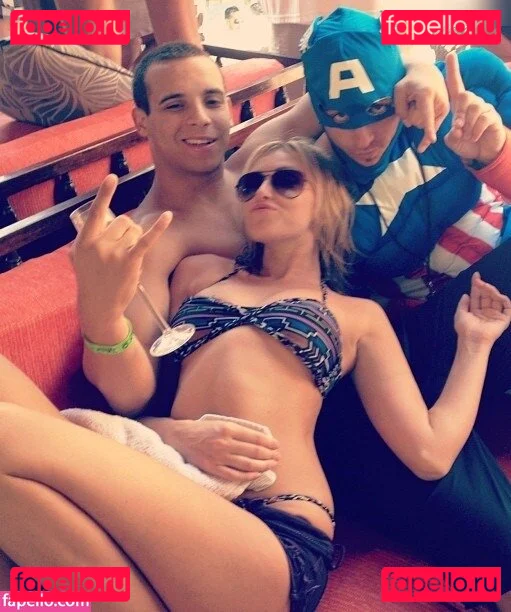 Paulina Gretzky Onlyfans Photo Gallery 