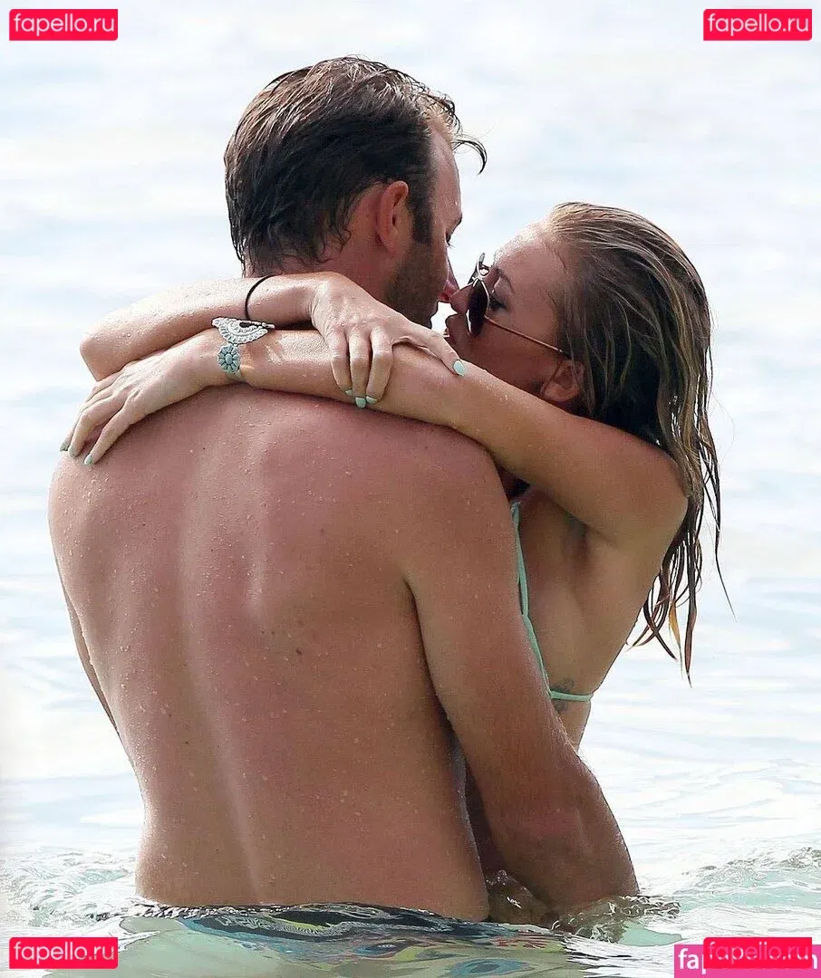 Paulina Gretzky Onlyfans Photo Gallery 