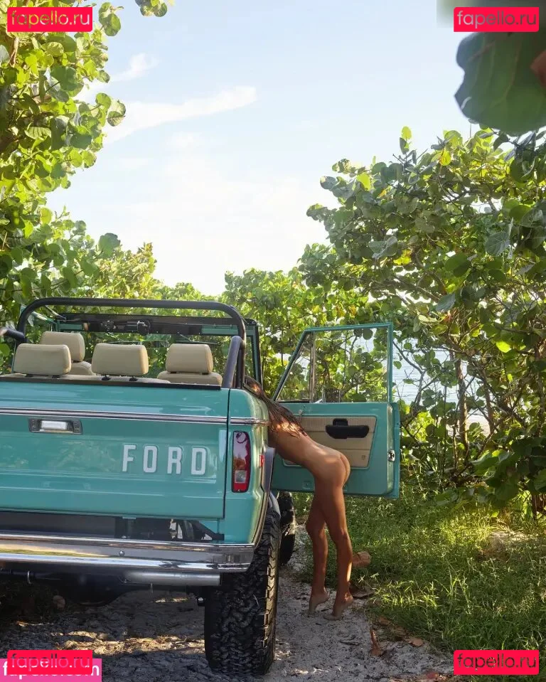 Paulina Gretzky Onlyfans Photo Gallery 