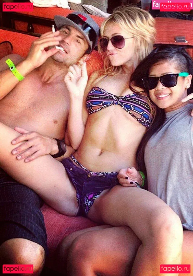 Paulina Gretzky Onlyfans Photo Gallery 