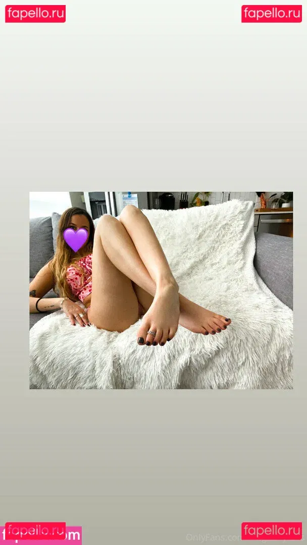 megstinytoes Onlyfans Photo Gallery 