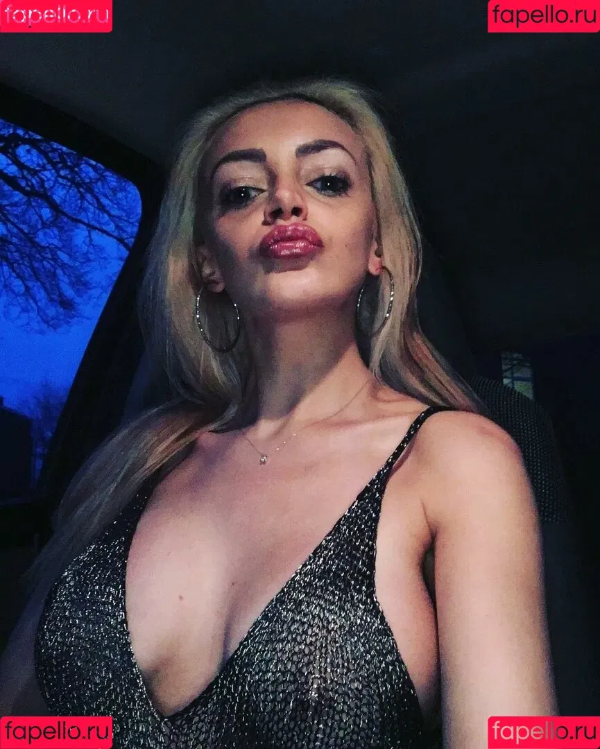 Kalina Balimezova Onlyfans Photo Gallery 