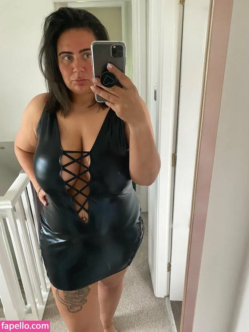 Kcupsbrunette Onlyfans Photo Gallery 