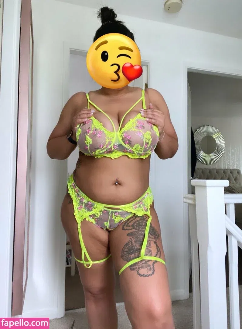 Kcupsbrunette Onlyfans Photo Gallery 