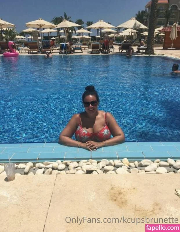 Kcupsbrunette Onlyfans Photo Gallery 