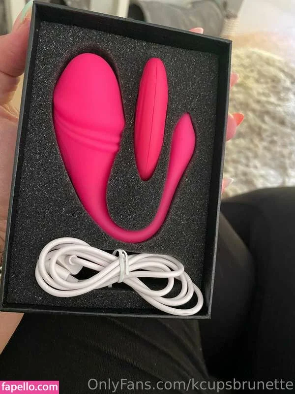 Kcupsbrunette Onlyfans Photo Gallery 