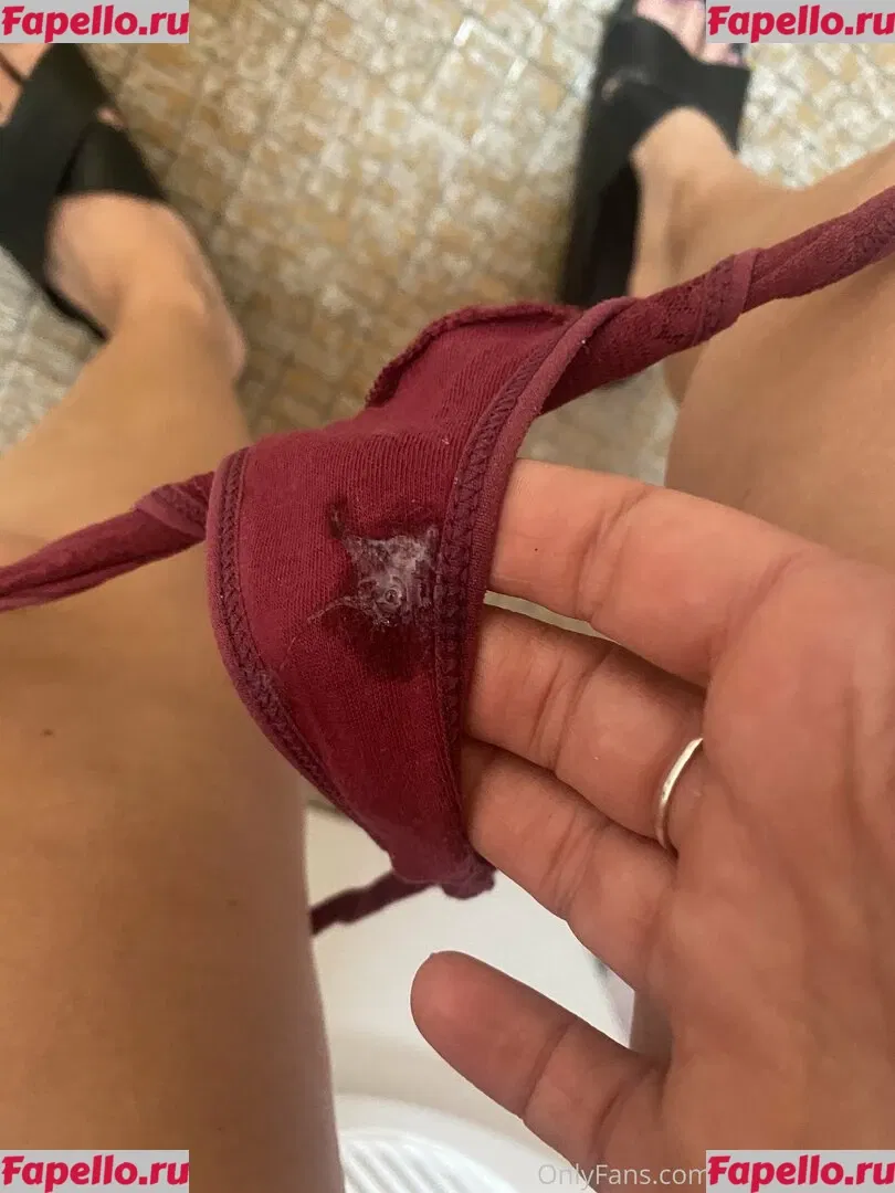 itslucybanks Onlyfans Photo Gallery 