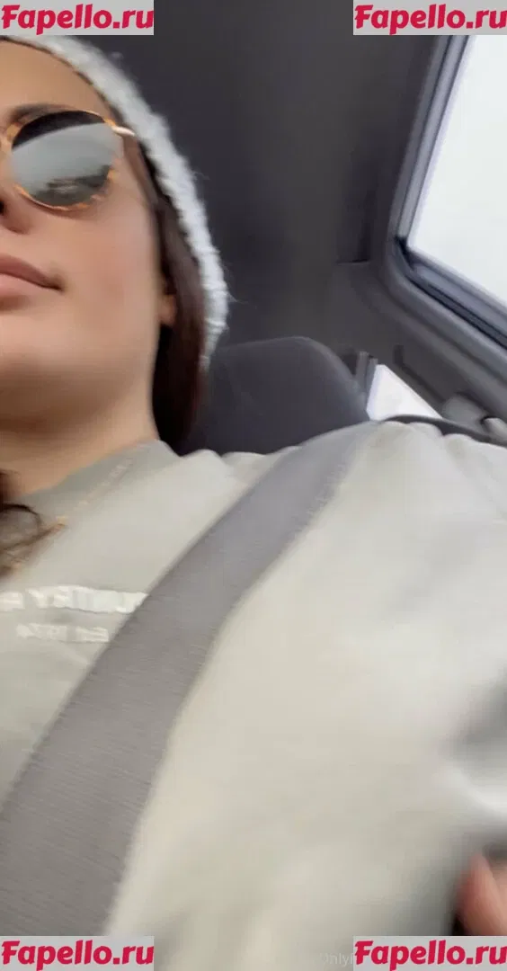 itslucybanks Onlyfans Photo Gallery 