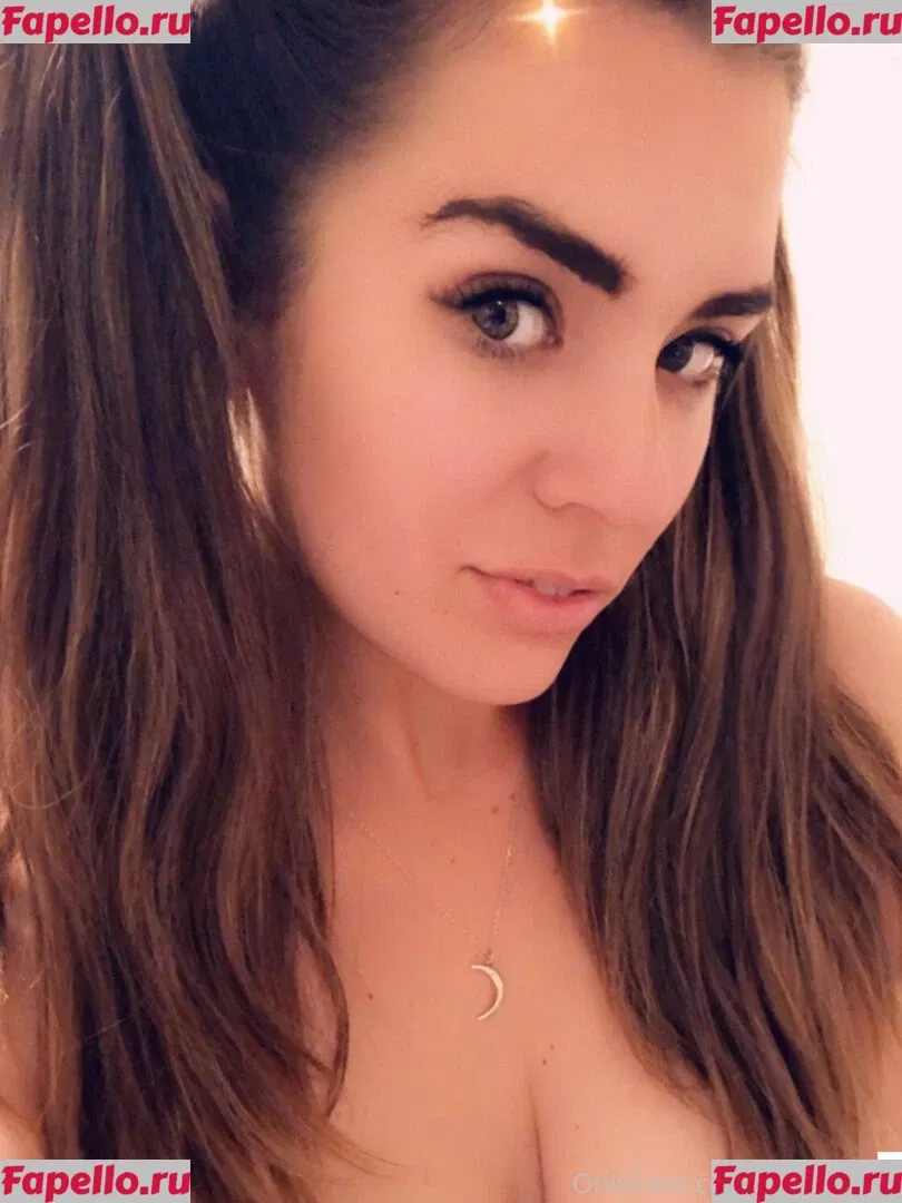 itslucybanks Onlyfans Photo Gallery 
