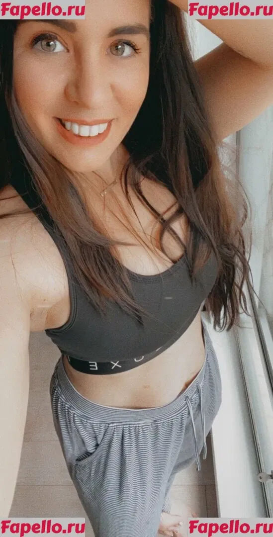 itslucybanks Onlyfans Photo Gallery 