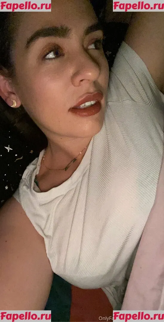 itslucybanks Onlyfans Photo Gallery 