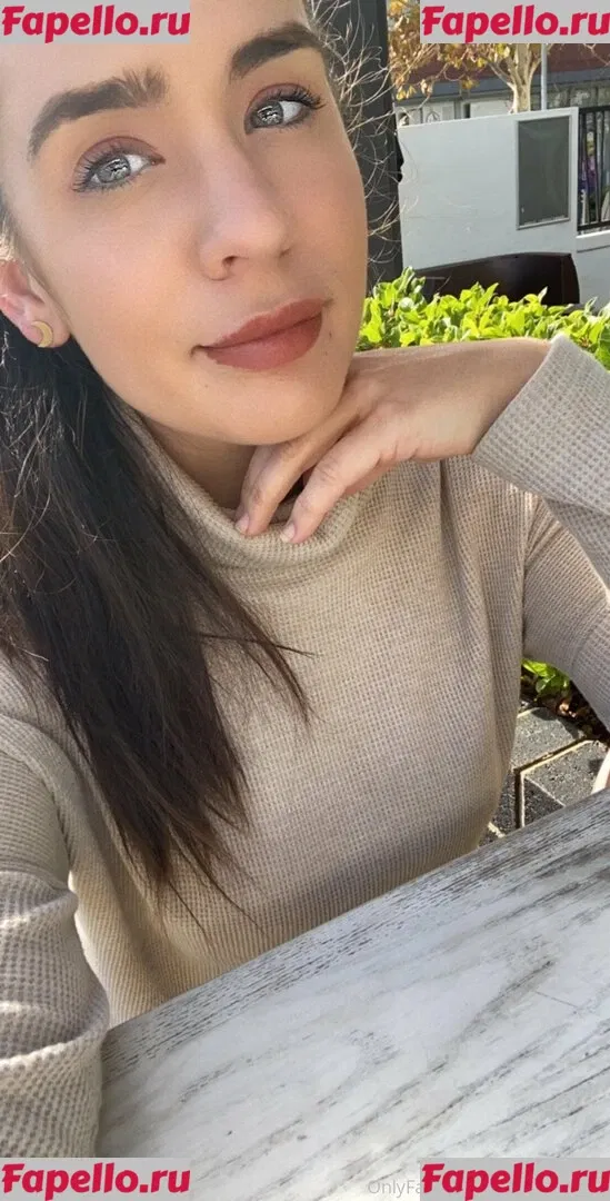 itslucybanks Onlyfans Photo Gallery 