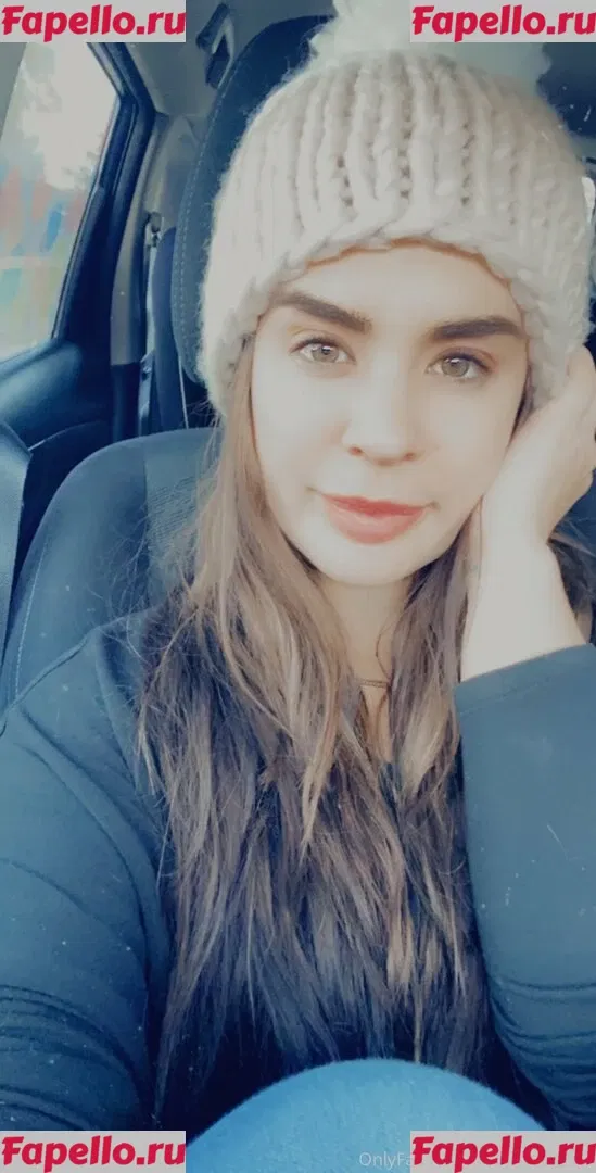 itslucybanks Onlyfans Photo Gallery 
