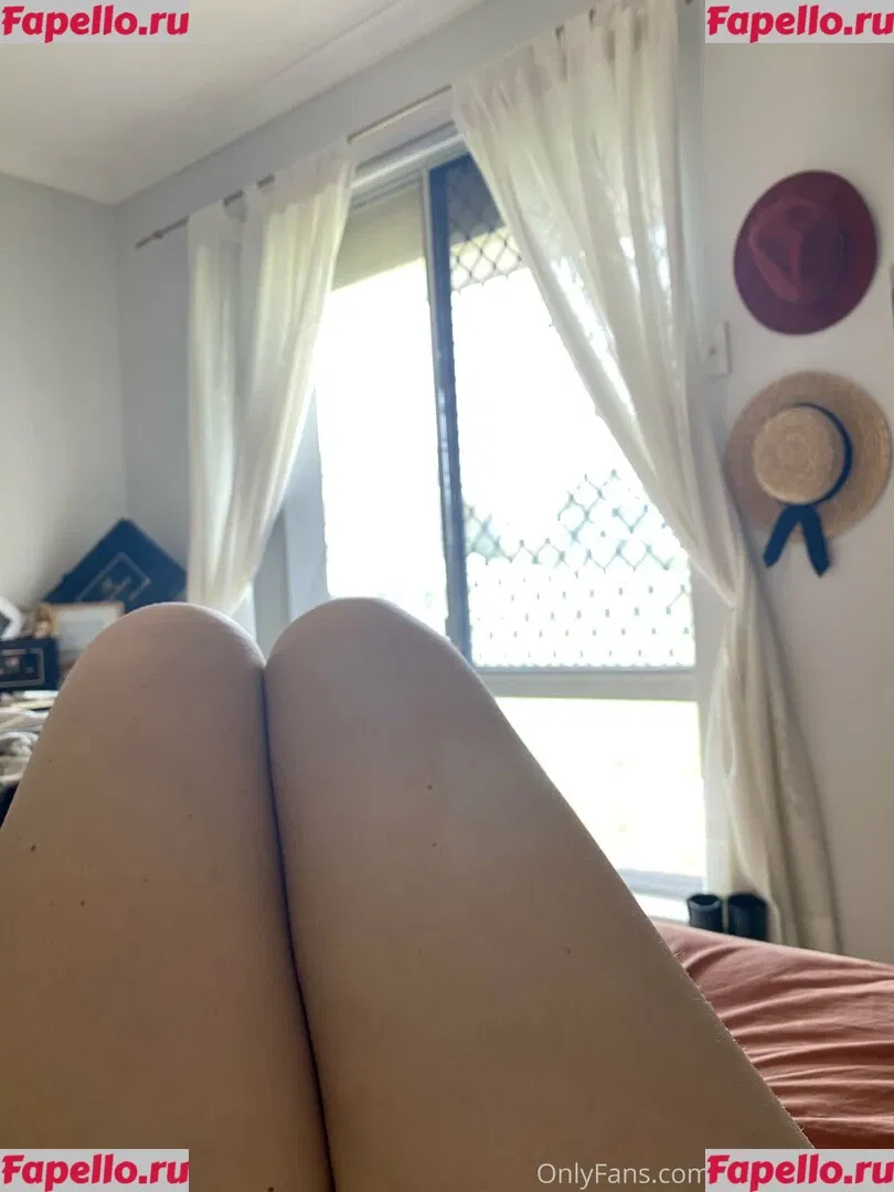 itslucybanks Onlyfans Photo Gallery 