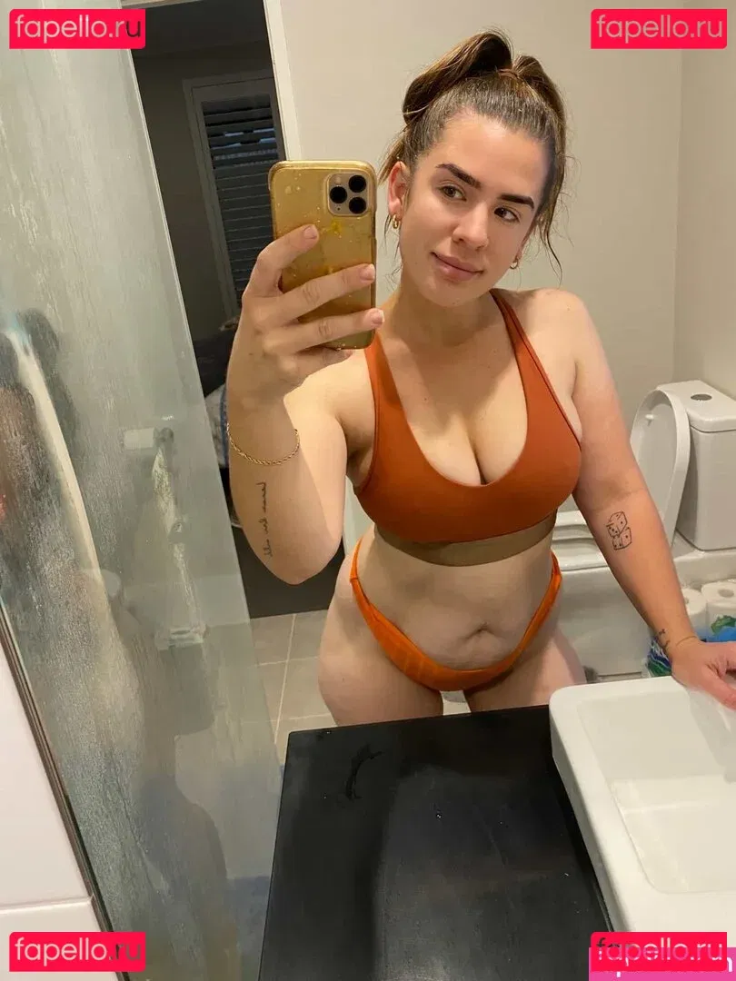 itslucybanks Onlyfans Photo Gallery 