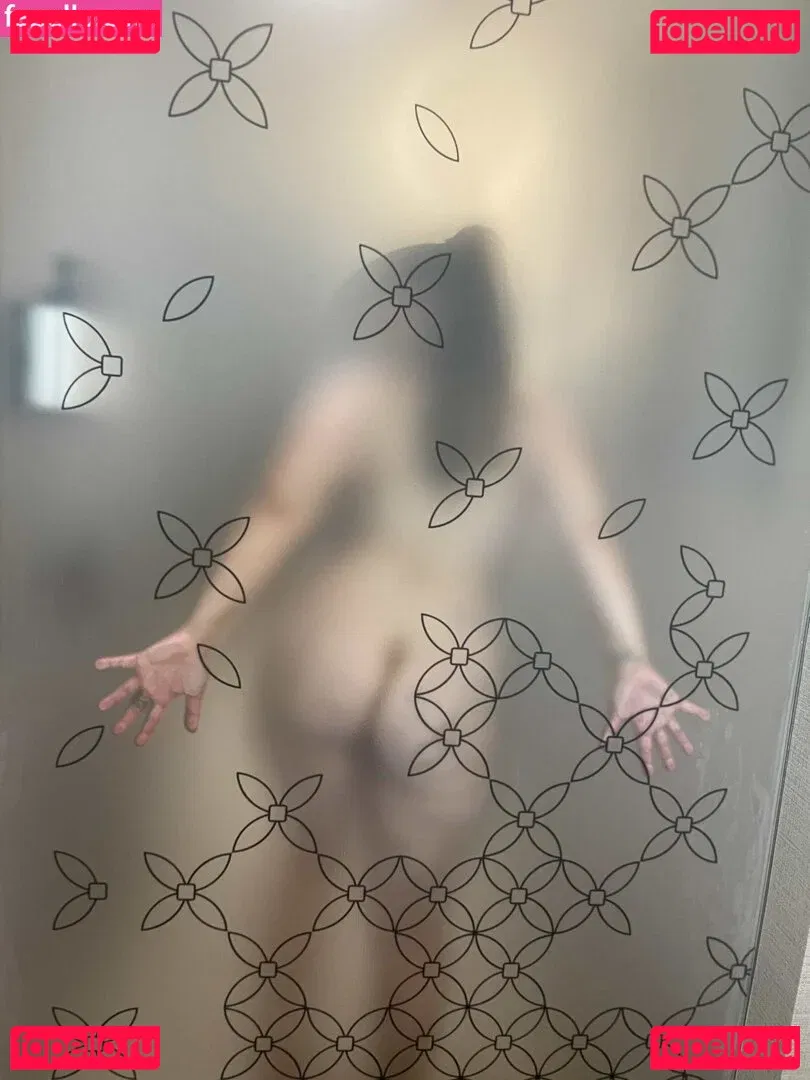 itslucybanks Onlyfans Photo Gallery 